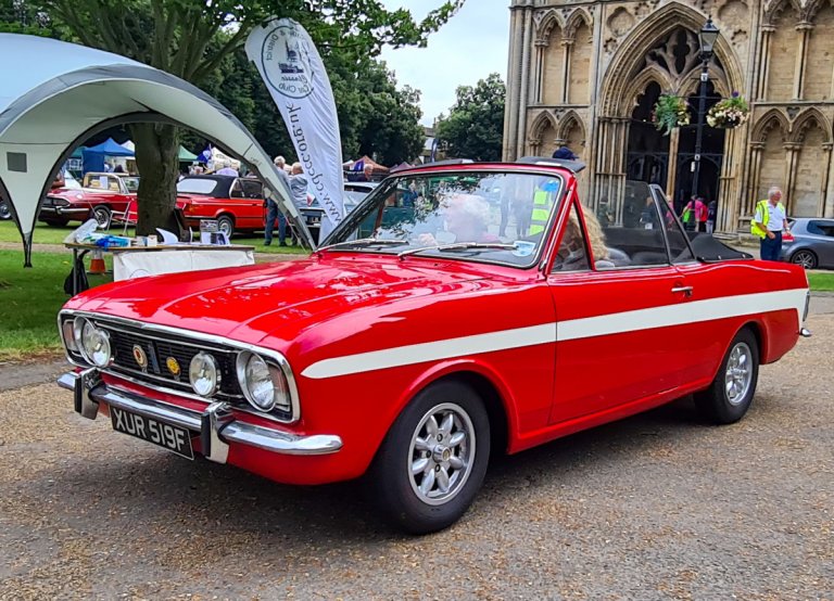 Ford-Cortina1.jpg